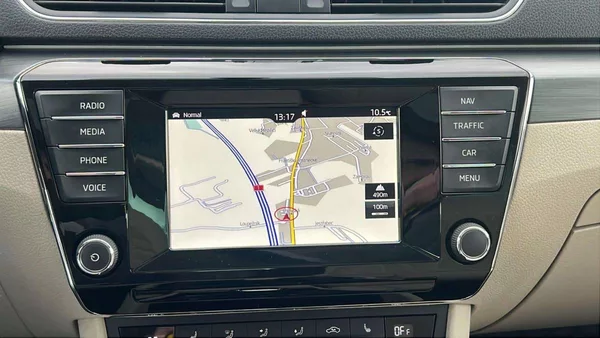 Škoda Superb Liftback 2.0 TDI DSG (140kW) 6 - foto 19