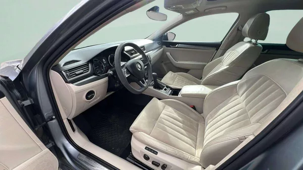 Škoda Superb Liftback 2.0 TDI DSG (140kW) 6 - foto 22