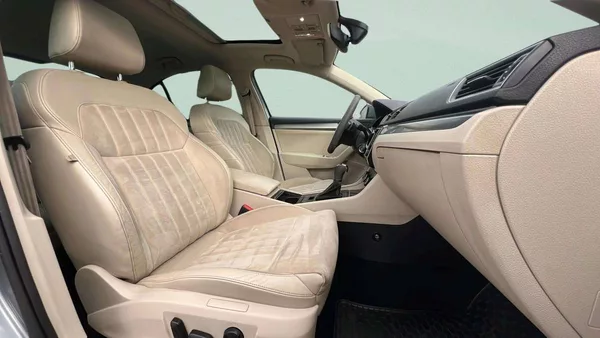 Škoda Superb Liftback 2.0 TDI DSG (140kW) 6 - foto 25