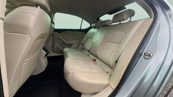 Škoda Superb Liftback 2.0 TDI DSG (140kW) 6 - foto 29