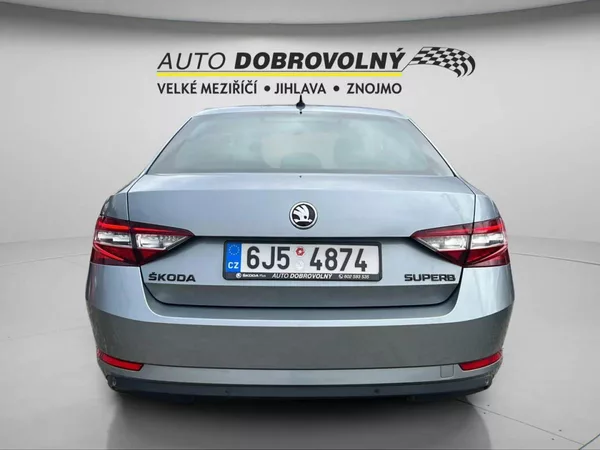 Škoda Superb Liftback 2.0 TDI DSG (140kW) 6 - foto 7