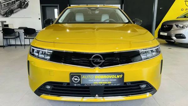 Opel Astra Elegance HB 1.2 TURBO 96kW/130 - foto 2