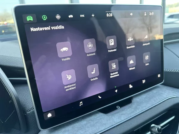 Škoda Kodiaq Exclusive Selection 2,0TDI 142 - foto 13