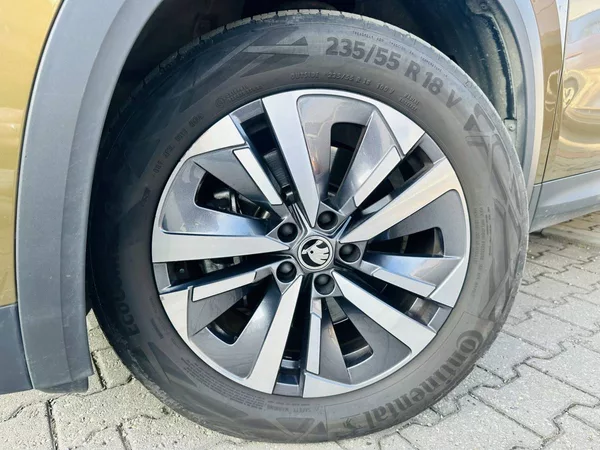 Škoda Kodiaq Exclusive Selection 2,0TDI 142 - foto 33