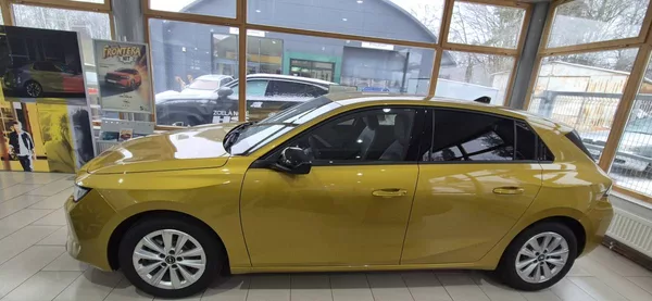 Opel Astra Edition HB 1.2 TURBO (96kW/130 - foto 2