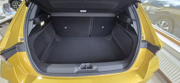 Opel Astra Edition HB 1.2 TURBO (96kW/130 - foto 28