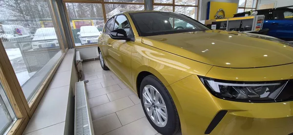 Opel Astra Edition HB 1.2 TURBO (96kW/130 - foto 7