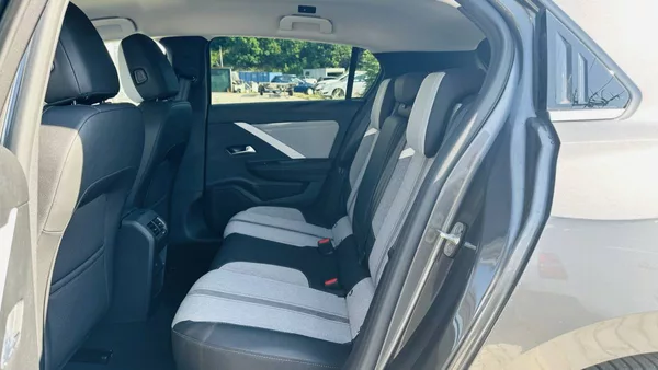 Opel Astra Elegance HB 1.2 TURBO 96kW/130 - foto 10
