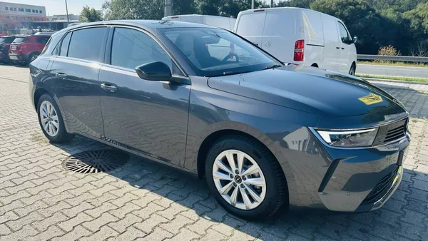 Opel Astra Elegance HB 1.2 TURBO 96kW/130 - foto 3
