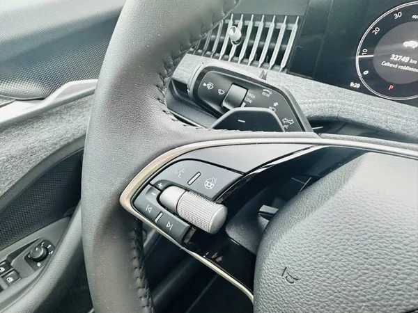 Škoda Superb Combi Selection 2,0TDI 110kW D - foto 10