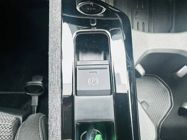 Škoda Superb Combi Selection 2,0TDI 110kW D - foto 19