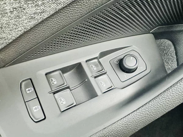 Škoda Superb Combi Selection 2,0TDI 110kW D - foto 20