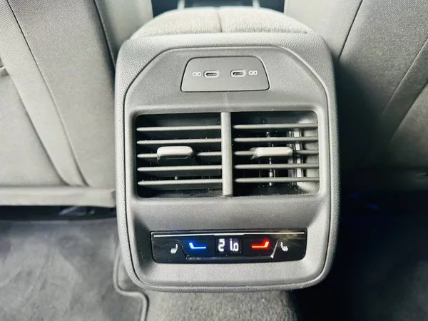 Škoda Superb Combi Selection 2,0TDI 110kW D - foto 25