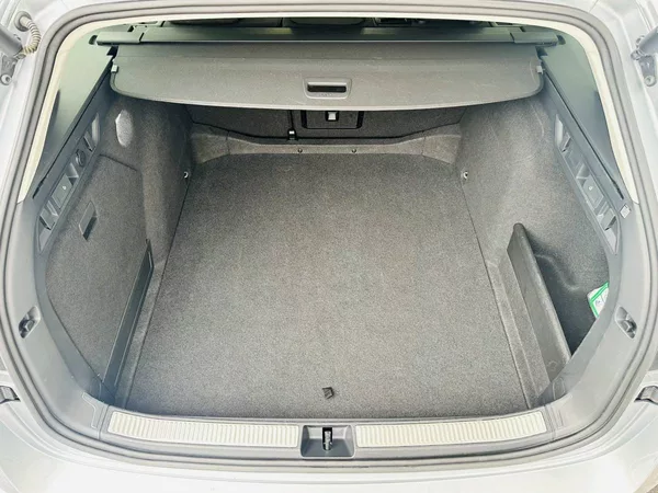 Škoda Superb Combi Selection 2,0TDI 110kW D - foto 27