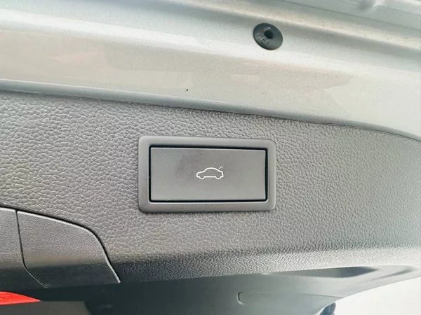 Škoda Superb Combi Selection 2,0TDI 110kW D - foto 29