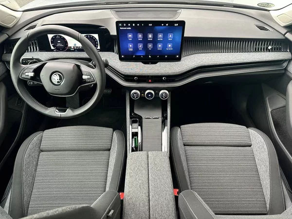 Škoda Superb Combi Selection 2,0TDI 110kW D - foto 5