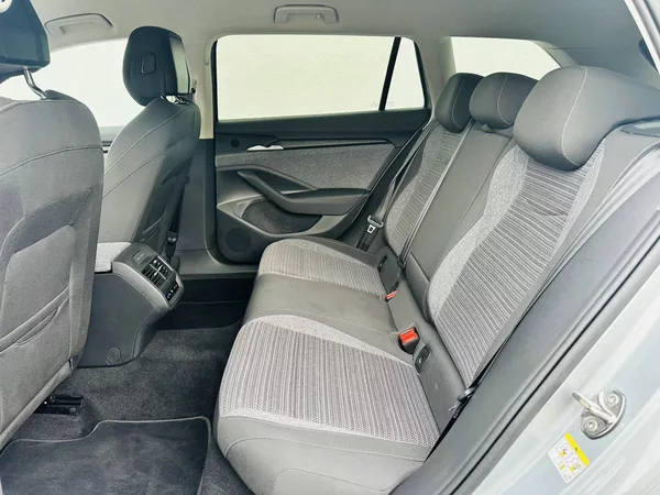 Škoda Superb Combi Selection 2,0TDI 110kW D - foto 7