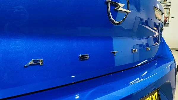 Opel Astra Elegance HB 1.6 PHEV 132kW/180 - foto 23