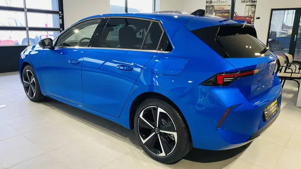 Opel Astra Elegance HB 1.6 PHEV 132kW/180 - foto 6