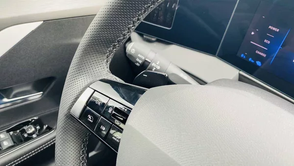 Opel Astra Elegance HB 1.6 PHEV 132kW/180 - foto 8