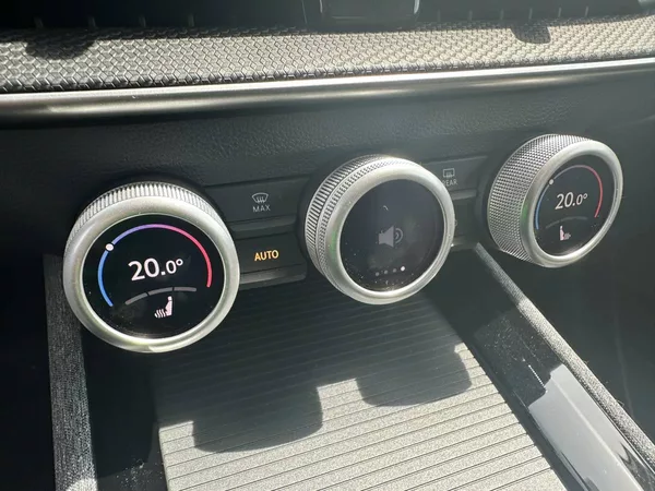 Škoda Superb Combi Selection 2,0TDI 110kW D - foto 19