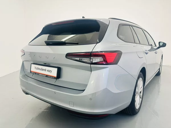 Škoda Superb Combi Selection 2,0TDI 110kW D - foto 2