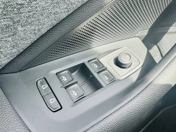 Škoda Superb Combi Selection 2,0TDI 110kW D - foto 21