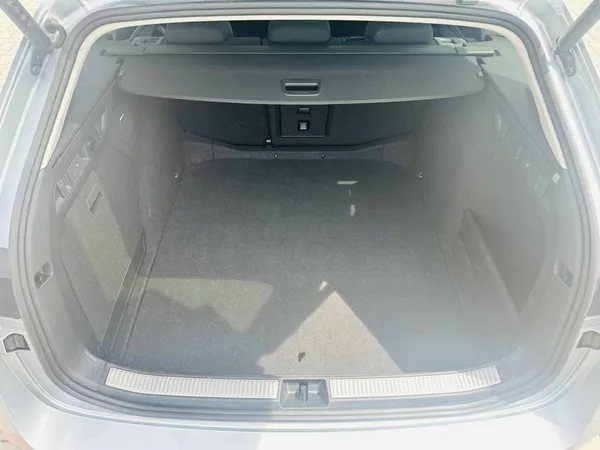 Škoda Superb Combi Selection 2,0TDI 110kW D - foto 28