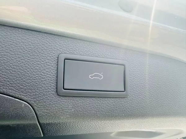 Škoda Superb Combi Selection 2,0TDI 110kW D - foto 30