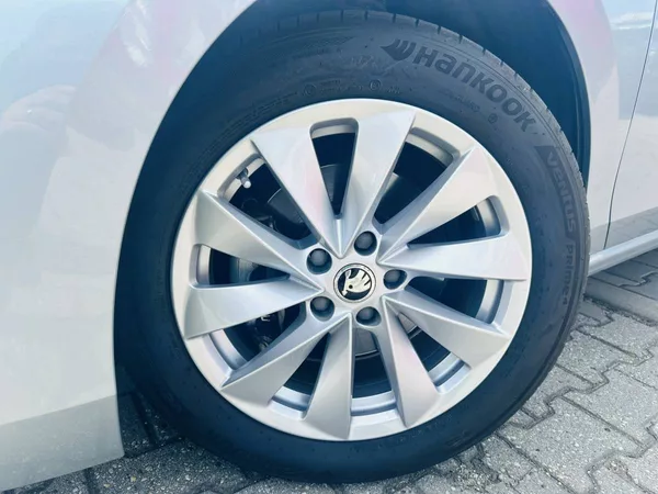 Škoda Superb Combi Selection 2,0TDI 110kW D - foto 34