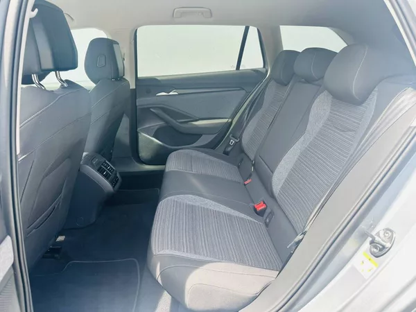 Škoda Superb Combi Selection 2,0TDI 110kW D - foto 7