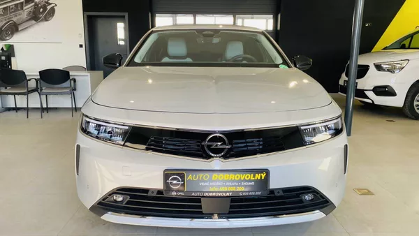 Opel Astra Elegance HB 1.6 PHEV 132kW/180 - foto 2