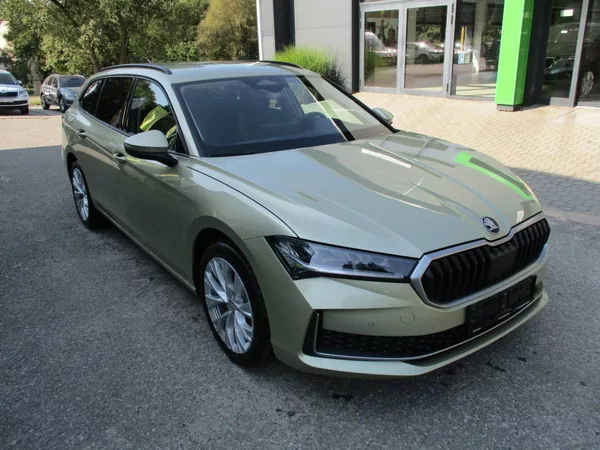 Škoda Superb Combi Selection 2,0TDI 110kW D - foto 3
