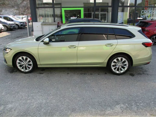 Škoda Superb Combi Selection 2,0TDI 110kW D - foto 7