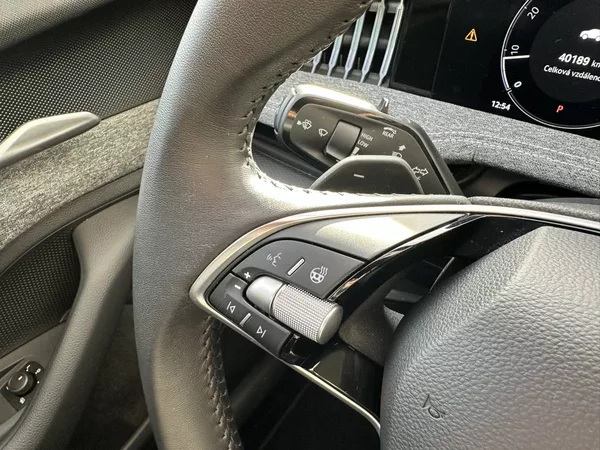 Škoda Superb Combi Selection 2.0TDI 110kW D - foto 10
