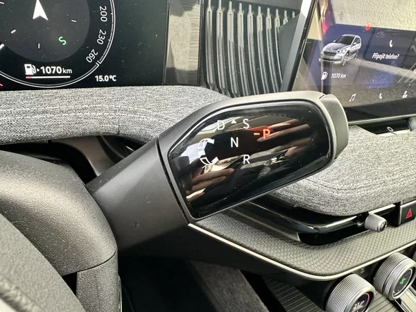 Škoda Superb Combi Selection 2.0TDI 110kW D - foto 12