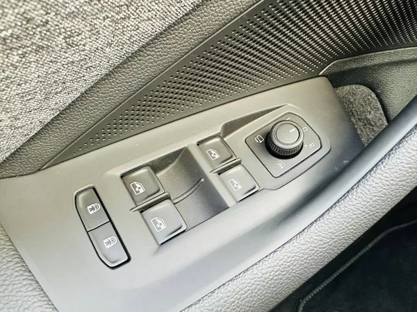 Škoda Superb Combi Selection 2.0TDI 110kW D - foto 18