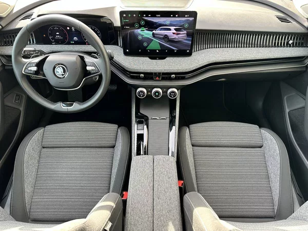Škoda Superb Combi Selection 2.0TDI 110kW D - foto 5