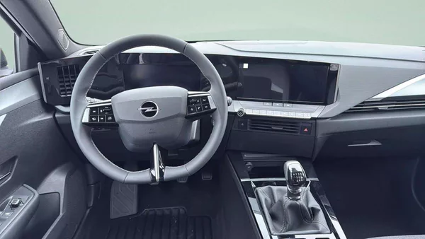 Opel Astra Edition HB 1.2 TURBO (96kW/130 - foto 14