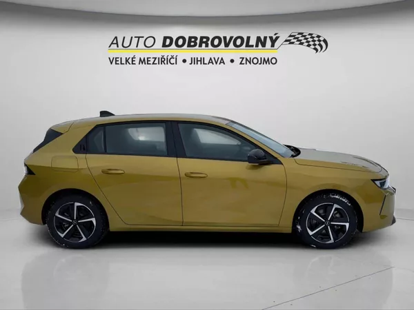 Opel Astra Edition HB 1.2 TURBO (96kW/130 - foto 9