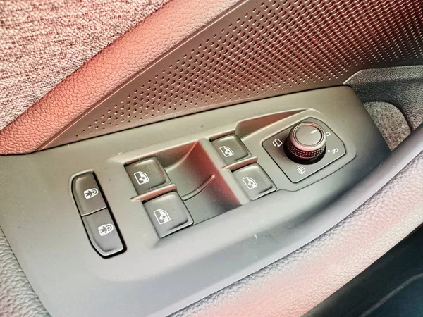Škoda Superb Combi Selection 2,0TDI 110kW D - foto 19