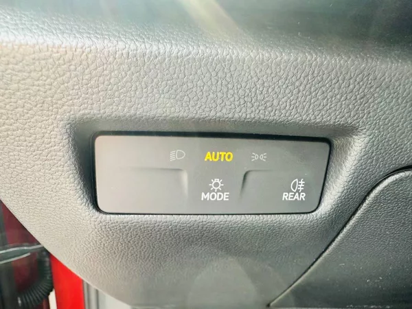 Škoda Superb Combi Selection 2,0TDI 110kW D - foto 20