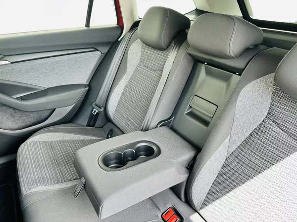 Škoda Superb Combi Selection 2,0TDI 110kW D - foto 24