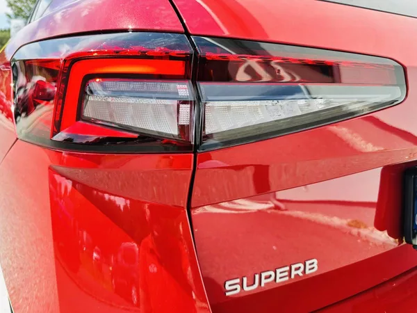 Škoda Superb Combi Selection 2,0TDI 110kW D - foto 30