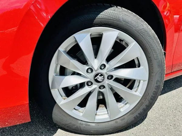 Škoda Superb Combi Selection 2,0TDI 110kW D - foto 31