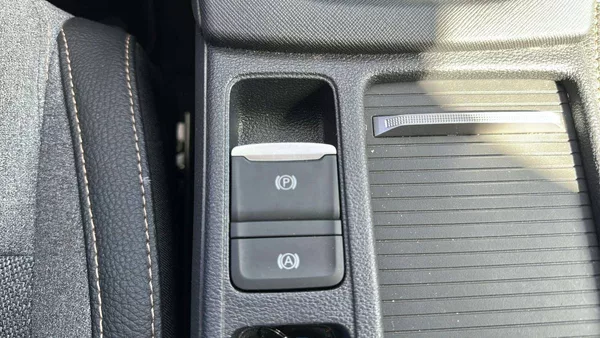 Škoda Octavia Combi Top Selection 2,0TDI 110 - foto 19