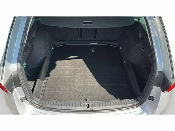 Škoda Octavia Combi Top Selection 2,0TDI 110 - foto 25