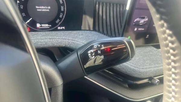 Škoda Superb liftback Selection 2,0TDI 110k - foto 12