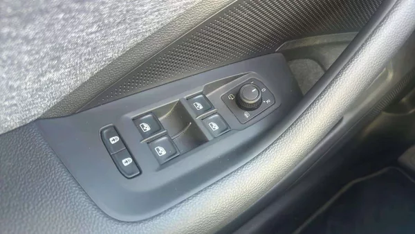 Škoda Superb liftback Selection 2,0TDI 110k - foto 17