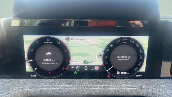 Škoda Superb liftback Selection 2,0TDI 110k - foto 9